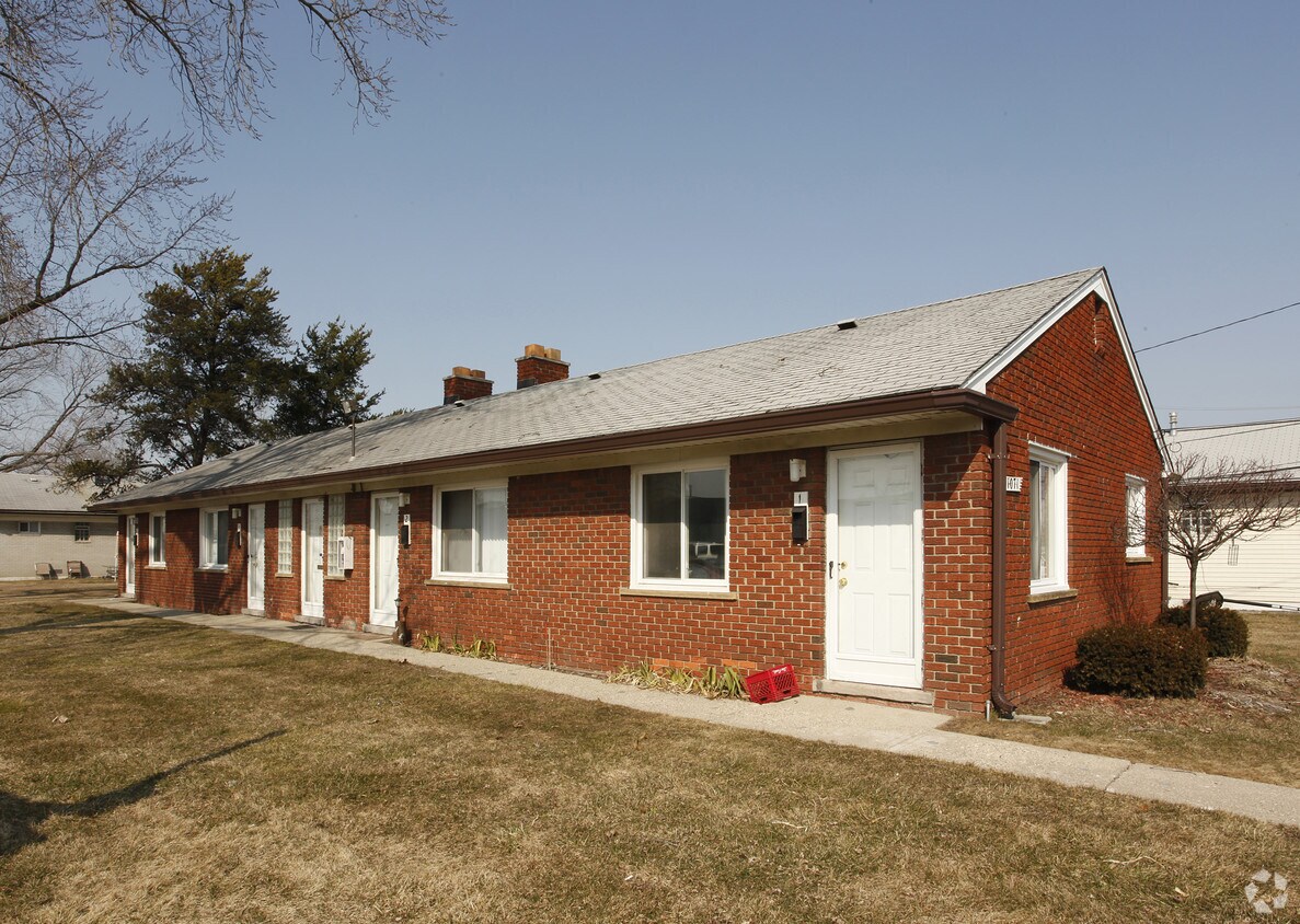 Troy Village Apartments Apartments in Troy, MI