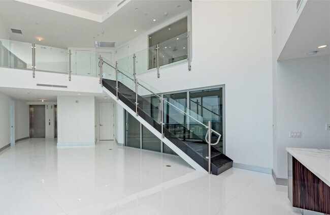 Foto del edificio - 18555 Collins Ave