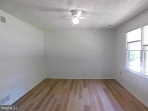 Building Photo - 100 Pinto Trail