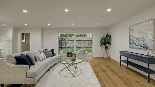 Foto del edificio - 2630 Bandelier Dr