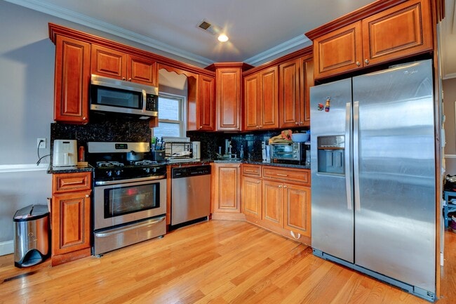 Foto del edificio - 572 LIBERTY Ave