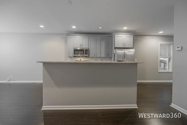 Building Photo - 1906 W 17th St