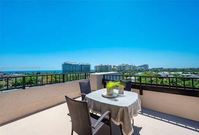 Foto del edificio - 151 Crandon Blvd