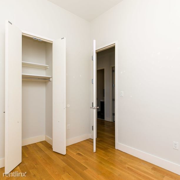 Building Photo - 544 Throop Ave