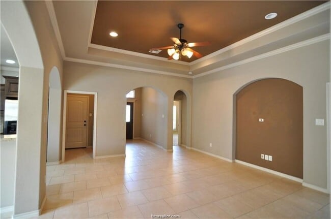 Building Photo - August 2026 Pre-Lease!! Spacious 4 Bed, 3 ...