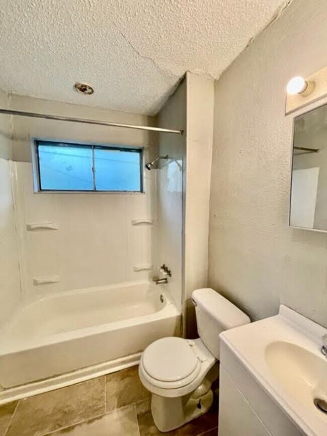 Foto del edificio - 3828 Acree St