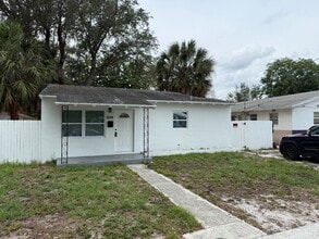 Building Photo - 3219 Windsor Ave