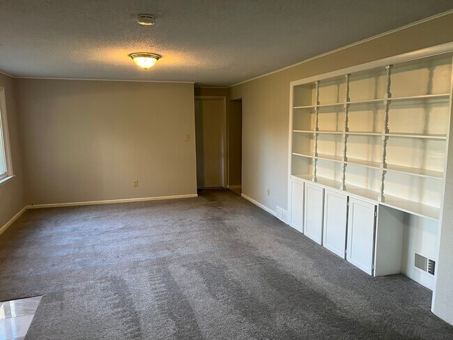 Building Photo - 4055 Halite Ln