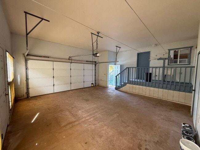 Foto del edificio - Kekaha 3 bed 1.5 bath single-family home