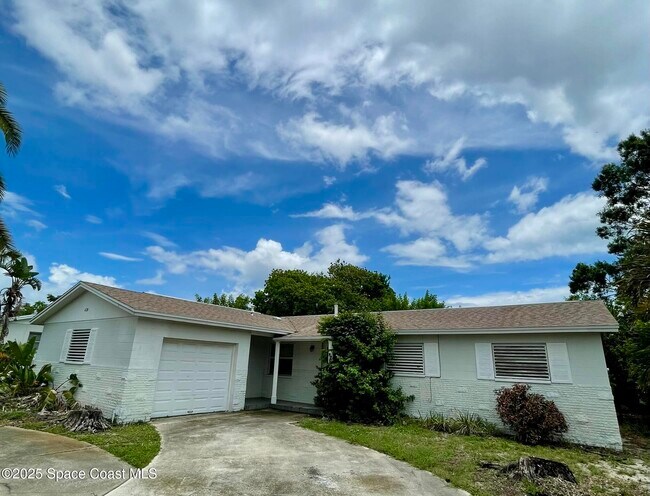 Foto del edificio - 420 Newfound Harbor Dr