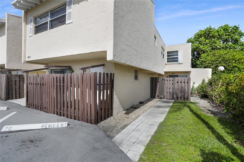 Foto principal - 8841 NE 4th Avenue Rd