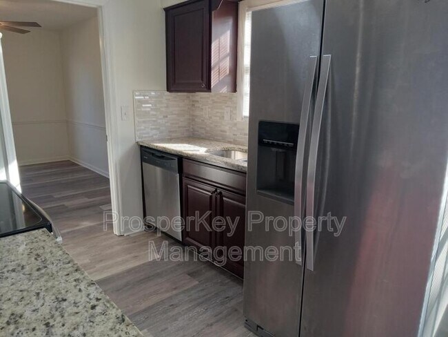 Foto del edificio - 137 Sycamore Ct