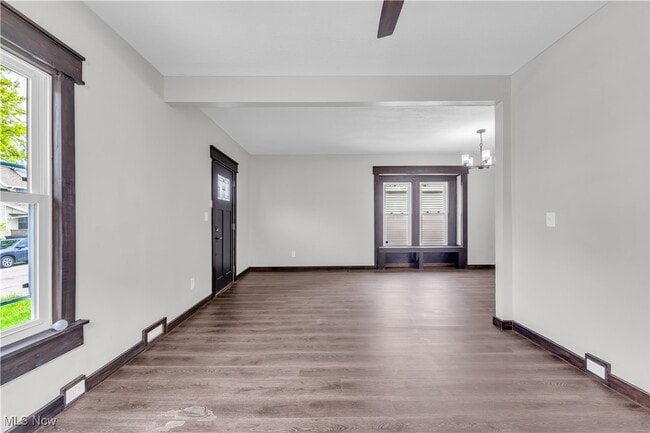 Foto del edificio - 826 Rudyard Rd