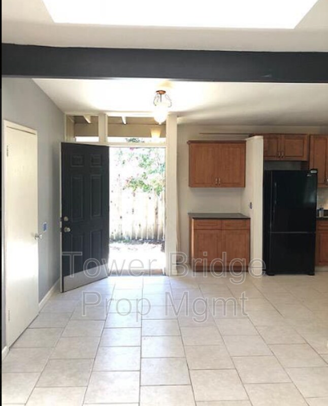 Building Photo - 4175 Scranton Cir