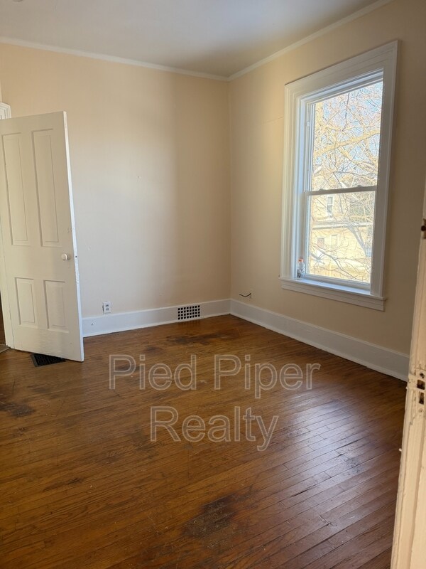 Building Photo - 406 E Prospect Terrace
