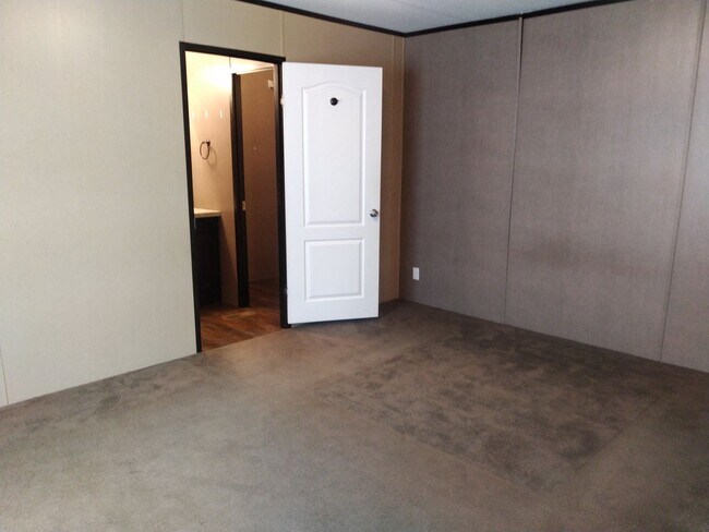 Building Photo - 304 Mitchell Harper