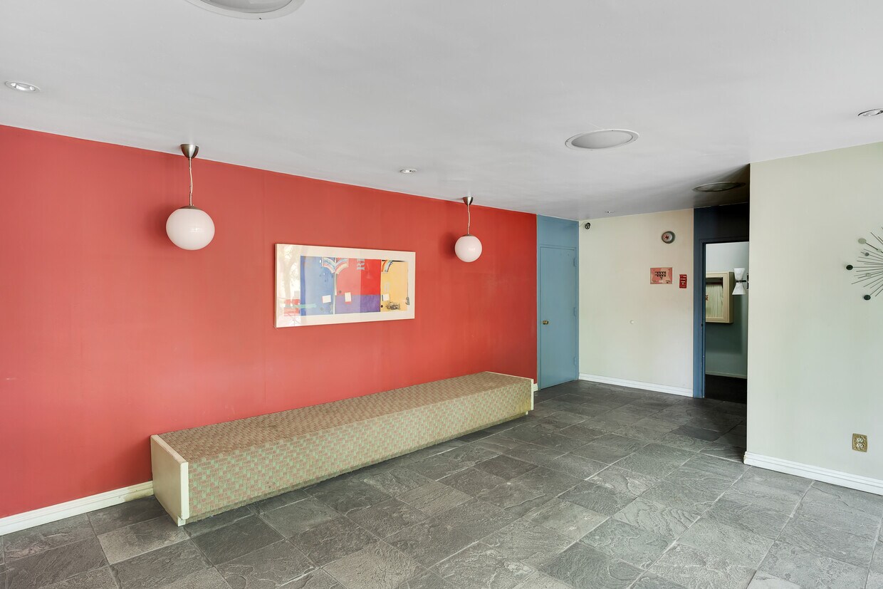 Foto principal - 320 S Gramercy Pl