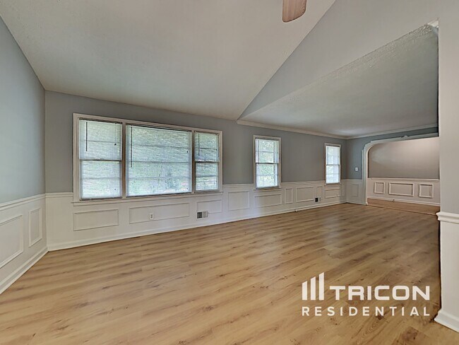 Building Photo - 1411 Wildwood Dr