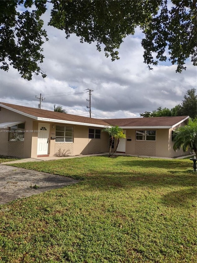 6492 Moseley St Unit 1, Hollywood, FL 33024 Room for Rent in