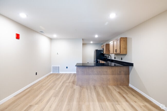 3BR, 2BA - 1,455SF - Kitchen and Dining - Woodland Hills Townhomes – Comfortable & C...