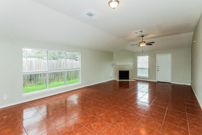 Foto del edificio - 2115 Beacon Light Ln