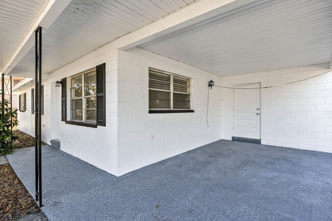 Foto del edificio - Charming 3-Bedroom Home with Porches in Eagle Lake