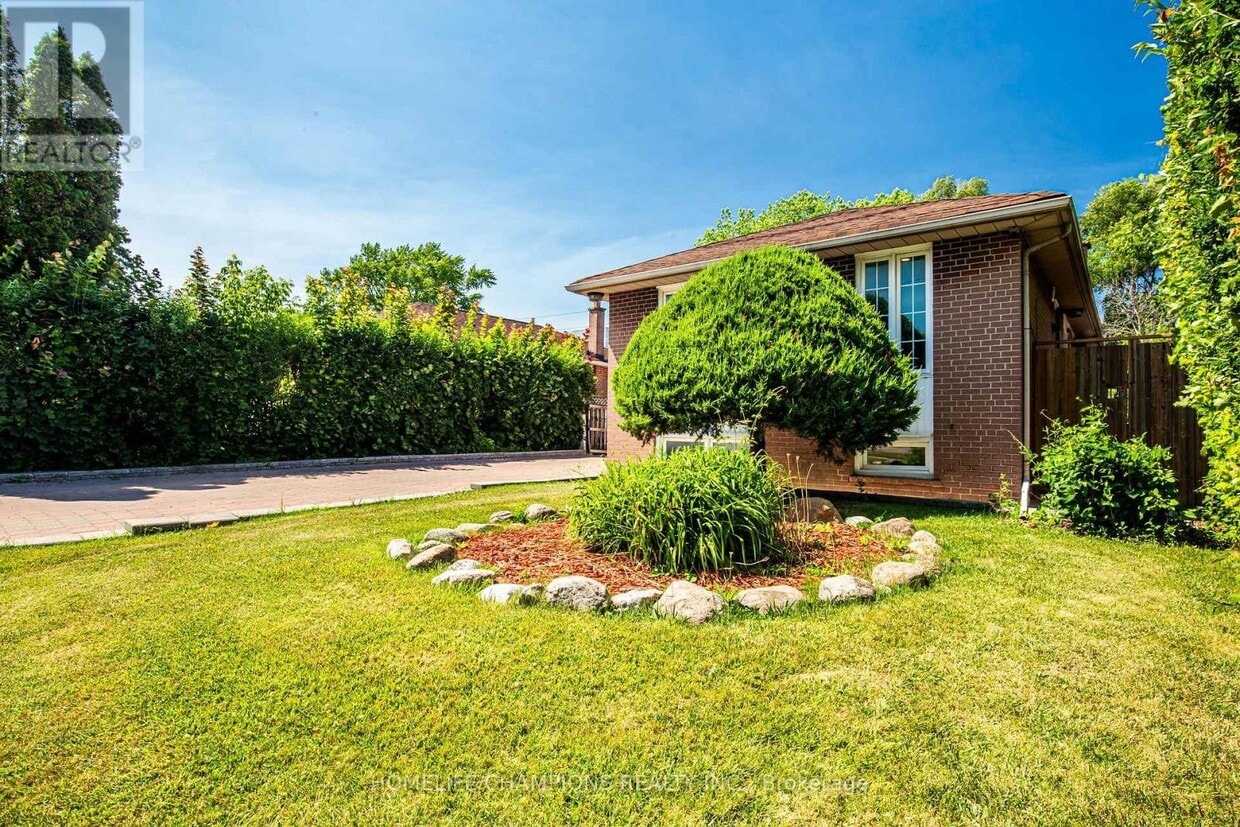 Photo principale - 1366 Poprad Ave
