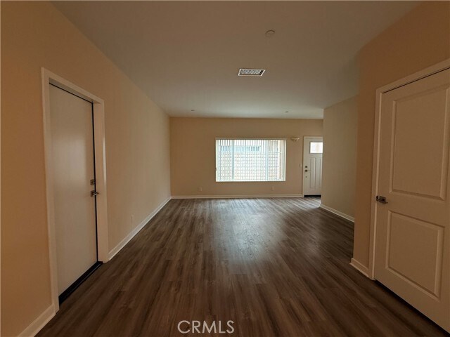 Foto del edificio - 242 S Redwood Ave