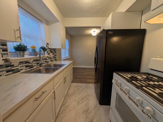 Foto del edificio - 799 Gates Ave