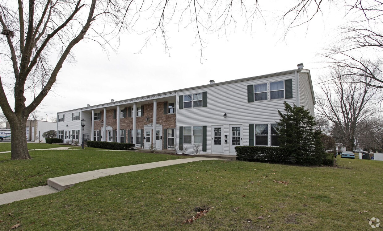 Primary Photo - 650-664 E Geneva St