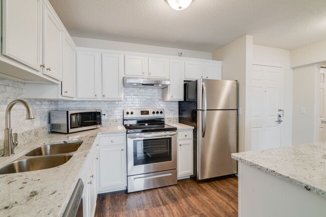 Building Photo - Neon Flats in Northeast Minneapolis