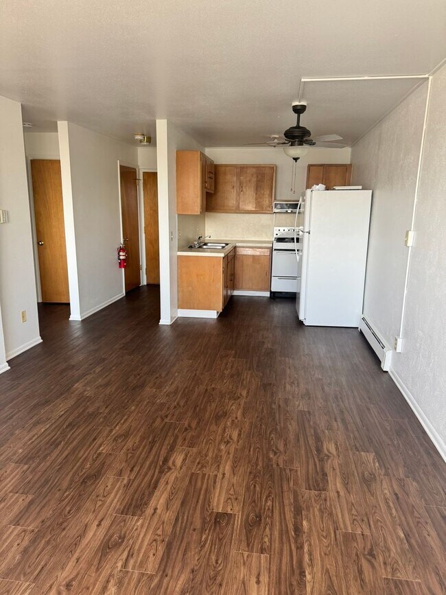 Foto del edificio - 306 E 18th St