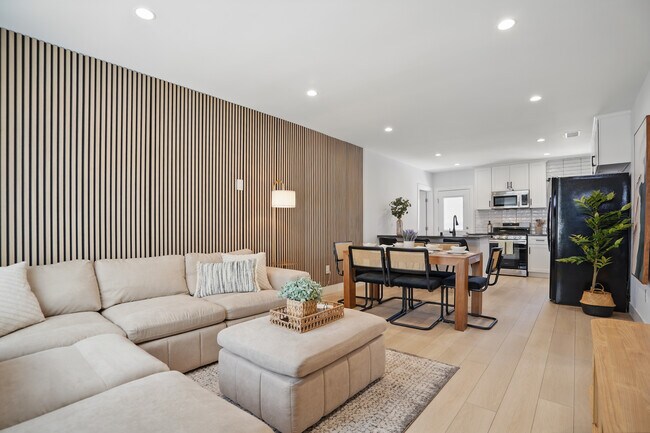 Foto del edificio - 6702 Saint Clair Ave