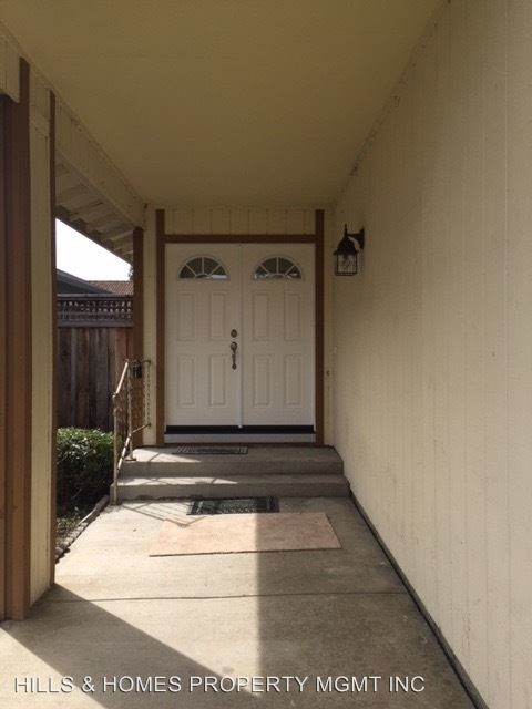 Building Photo - 4 br, 2 bath House - 1031 SANTA CRUZ WAY