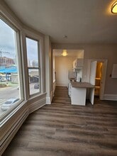 Building Photo - 139 John St S