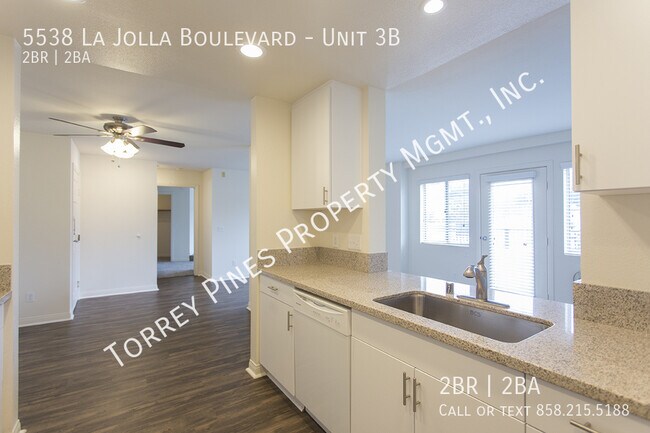 Building Photo - Bird Rock 2 Bed/2 Bath with 2 Parking Spac...