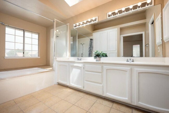 Building Photo - 7666 Zephyr Hills Way