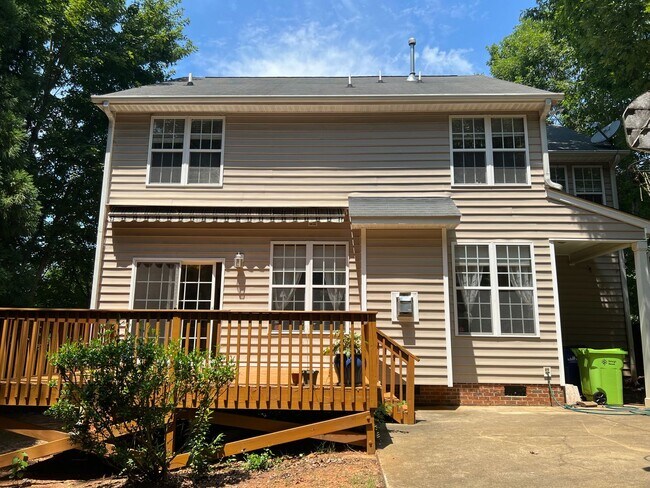 Building Photo - 4 Bedroom | 2.5 Bath Home Near NCSU, Lawnc...