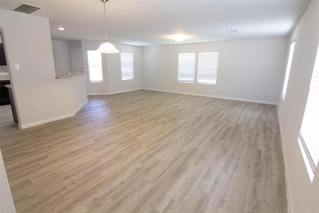 Building Photo - 5452 Quail Cove Ln