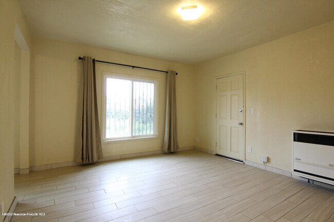 Building Photo - 5620 Angeles Vista Blvd