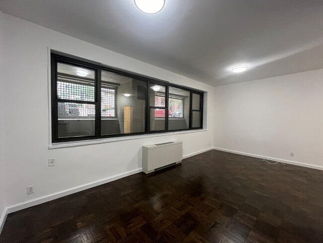 Building Photo - 405 E 56th St