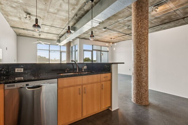 Foto del edificio - Loft Condo in Downtown Orlando