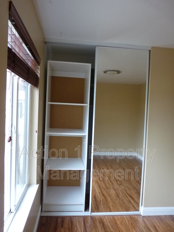 Building Photo - 1574 Calle Enrique