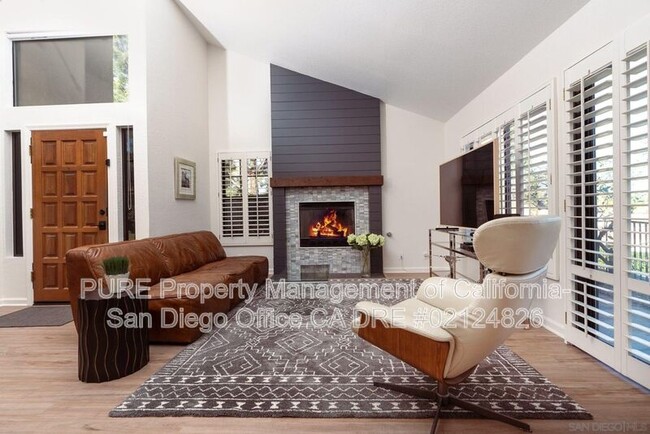 Building Photo - 15677 Via Calanova