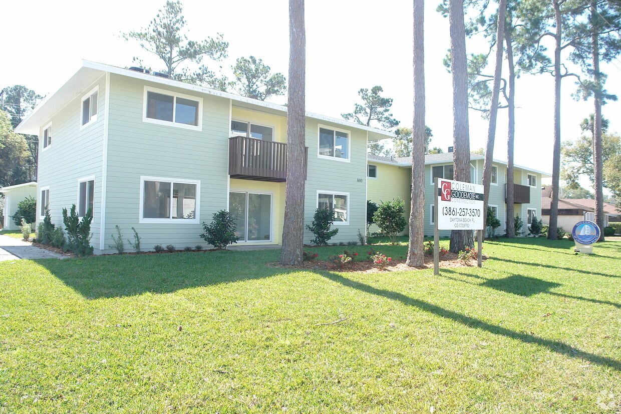 600 Sterthaus Dr, Ormond Beach, FL 32174 Apartments in Ormond Beach