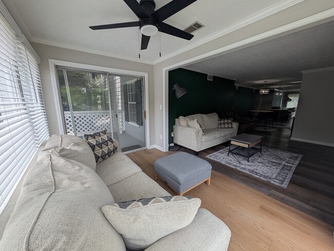 Sunroom-angle 2 - 1302 Natchez Trce