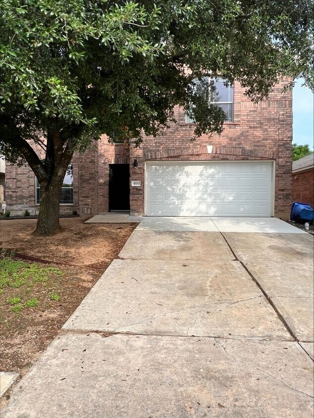 Foto principal - June Rent Free! 4 Bedroom Home in Villages...