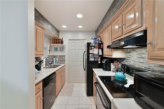Foto del edificio - 2800 Longmire Dr