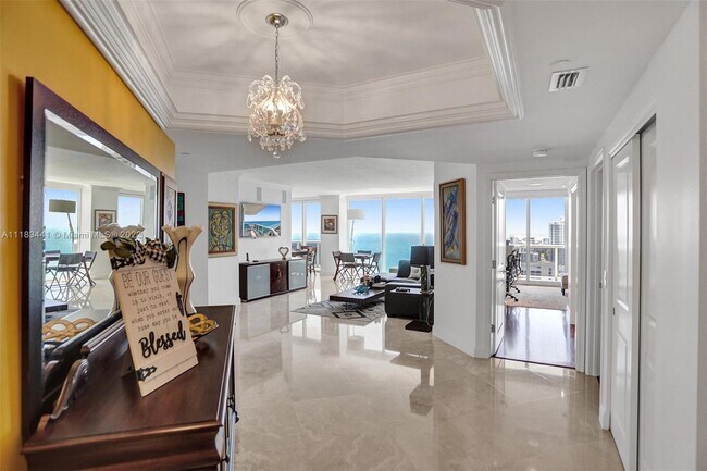 Building Photo - 4775 Collins Ave