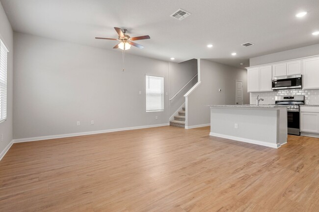 Building Photo - Brand New Duplex in St Hedwig!!!
